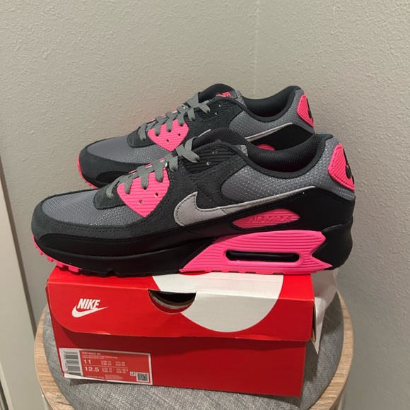 Nike Air Max 90 Black and Pink Sneakers - Picture 1 of 4